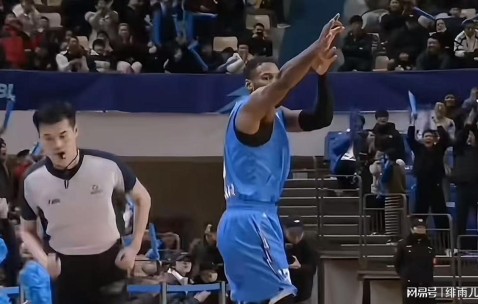 开云官网-恭喜威姆斯！正式升任教练一职，未来有望执教广东队？