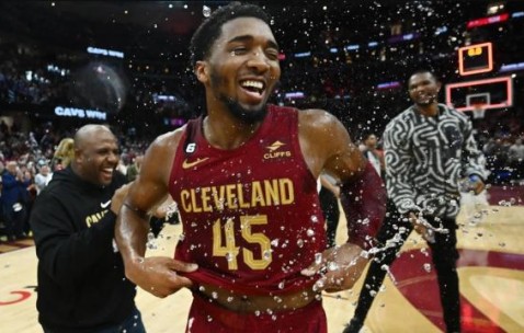 米切尔之于骑士意义不只71分 夏日大交易堪称双赢